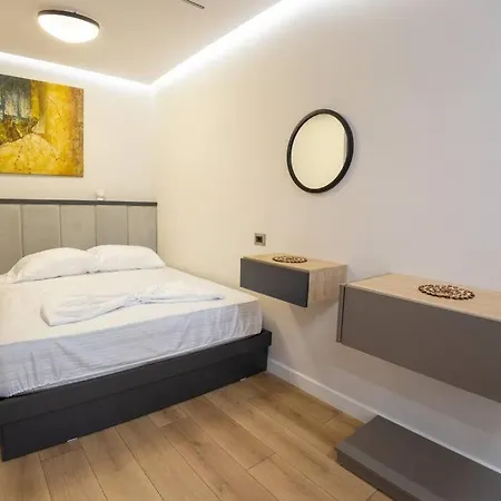 Erlis Comfy Cozy 2 Τίρανα